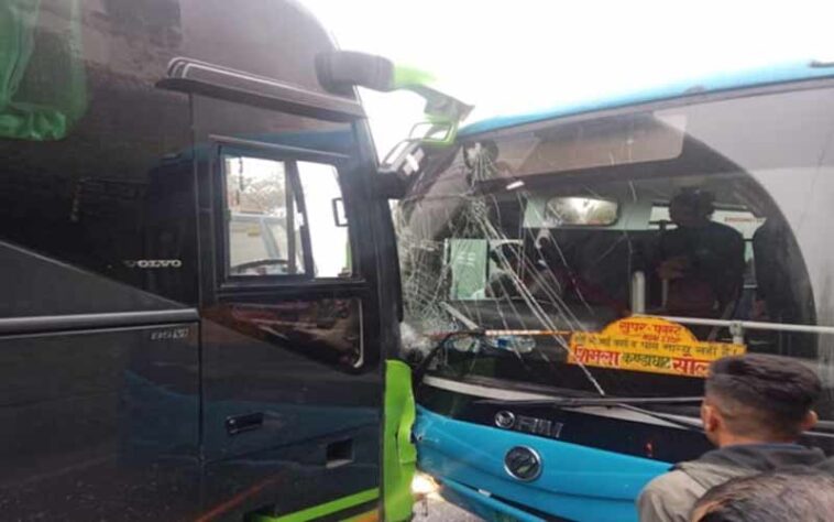 Bus Accident: एचआरटीसी और निजी वोल्वो बस के बीच टक्कर! यात्रियों में हड़कंप Bus Accident: एचआरटीसी और निजी वोल्वो बस के बीच टक्कर! यात्रियों में हड़कंप