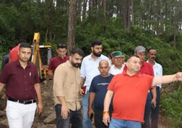 Sirmour News: विधानसभा उपाध्यक्ष ने धारटीधार क्षेत्र के गांवों का दौरा कर जानी लोगों की समस्याएं