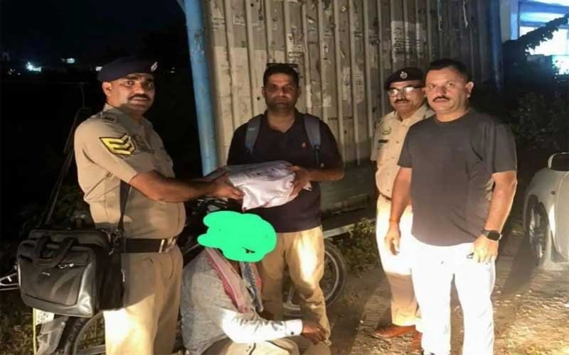 Paonta Sahib: डिटेक्शन सेल ने पांवटा में पकड़ा 2.490 किलोग्राम गांजा! तस्कर अरेस्ट