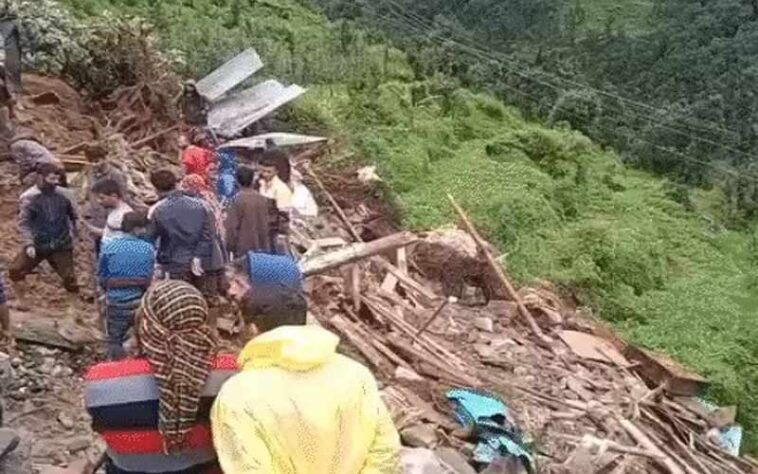 हिमाचल में रेड अलर्ट के बीच तबाही: 6 मकान गिरे! सिरमौर में महिला दबी, पांच लोगों की मौत