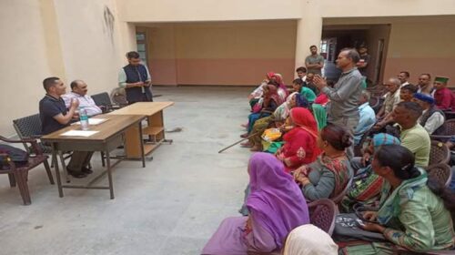 HP News: आपदा प्रभावितों को मिली राहत! एनजीओ डूअर्स ने बांटी 75 रिलीफ किटें HP News: आपदा प्रभावितों को मिली राहत! एनजीओ डूअर्स ने बांटी 75 रिलीफ किटें