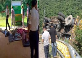 हिमाचल में बड़ा हादसा: पहले एचआरटीसी बस को मारी टक्कर! फिर खाई में पलटा ट्रक, दो श्रद्धालुओं की मौत