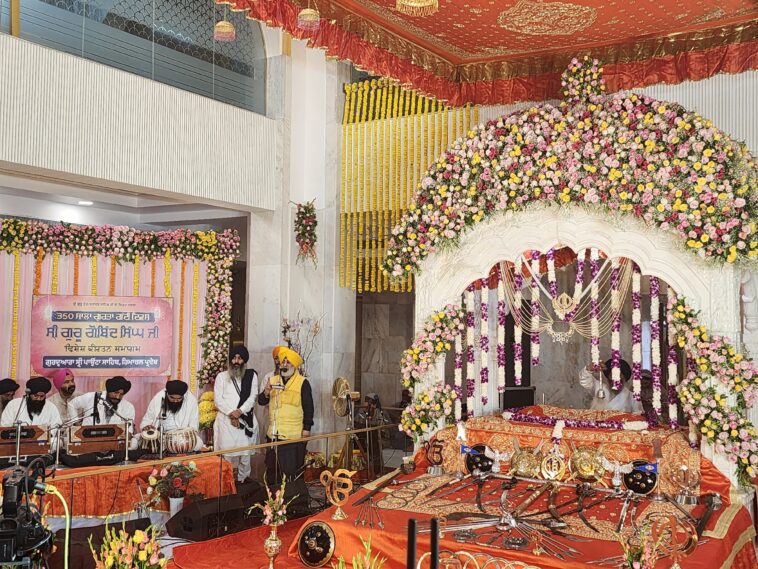 Paonta Sahib: श्री गुरु गोबिंद सिंह जी के 350वां गुरता गद्दी दिवस समागम में हजारों श्रद्धालु ने की शिरकत.. Paonta Sahib: श्री गुरु गोबिंद सिंह जी के 350वां गुरता गद्दी दिवस समागम में हजारों श्रद्धालु ने की शिरकत..