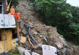 Landslide In Himachal: मलबे में दबे एनडीआरएफ जवान सहित कश्मीरी मजदूर! रेस्क्यू अभियान जारी