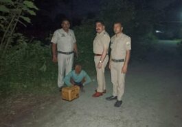 Paonta Sahib: पांवटा में पुलिस ने दो शराब माफिया किए काबू! एक दुकान की आड़ में कर रहा था अवैध कारोबार