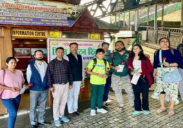 World Tourism Day: विश्व पर्यटन दिवस पर शिमला में टूरिस्टों का स्वागत! शिमला-कालका ट्रेन से पहुंचे पर्यटक
