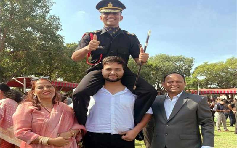 Sirmour News: भारतीय सेना में लेफ्टिनेंट बना सिरमौर का बेटा मनीष! दादा और पिता भी सेना में दे चुके सेवाएं