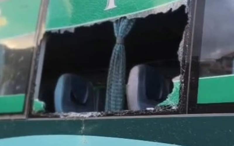 HRTC Bus Accident: एचआरटीसी बस पर पहाड़ी से गिरा पत्थर! नन्ही बच्ची बुरी तरह घायल