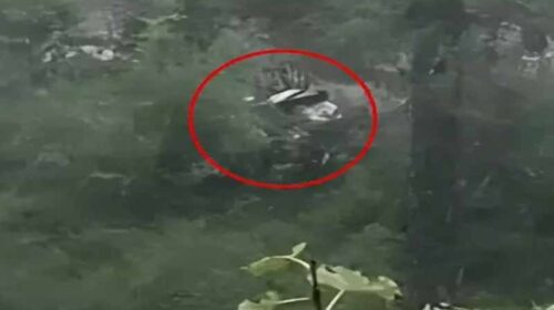 Accident In Himachal: गहरी खाई में लुढ़की गाड़ी! दो लोगों की दर्दनाक मौत! तीसरे दिन चला हादसे का पता.. Accident In Himachal: गहरी खाई में लुढ़की गाड़ी! दो लोगों की दर्दनाक मौत! तीसरे दिन चला हादसे का पता..