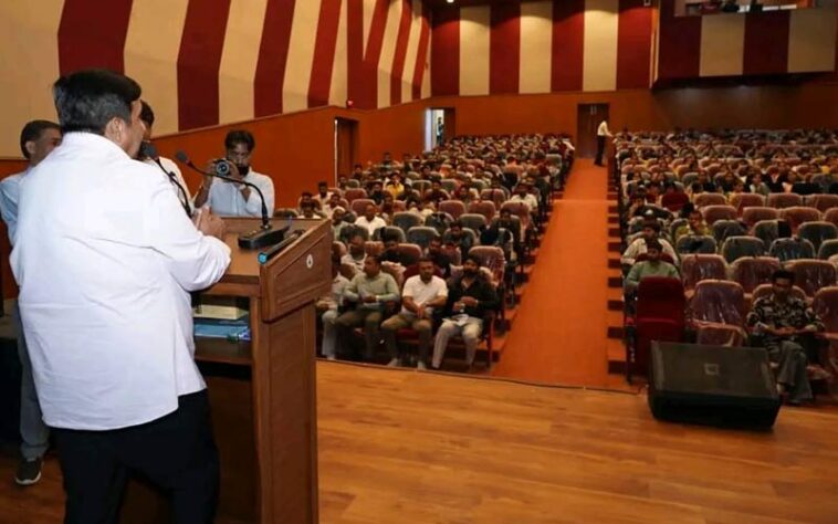 Himachal Latest News: 100 पदों के लिए 457 ने लिया भाग! चयनित युवाओं को दुबई में मिलेगी नियुक्ति, मौके पर दिए ऑफर लेटर Himachal Latest News: 100 पदों के लिए 457 ने लिया भाग! चयनित युवाओं को दुबई में मिलेगी नियुक्ति, मौके पर दिए ऑफर लेटर