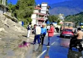 दुखद: बस से उतरते हादसे का शिकार हुई 23 वर्षीय युवती! टायर के नीचे आई, गई जान