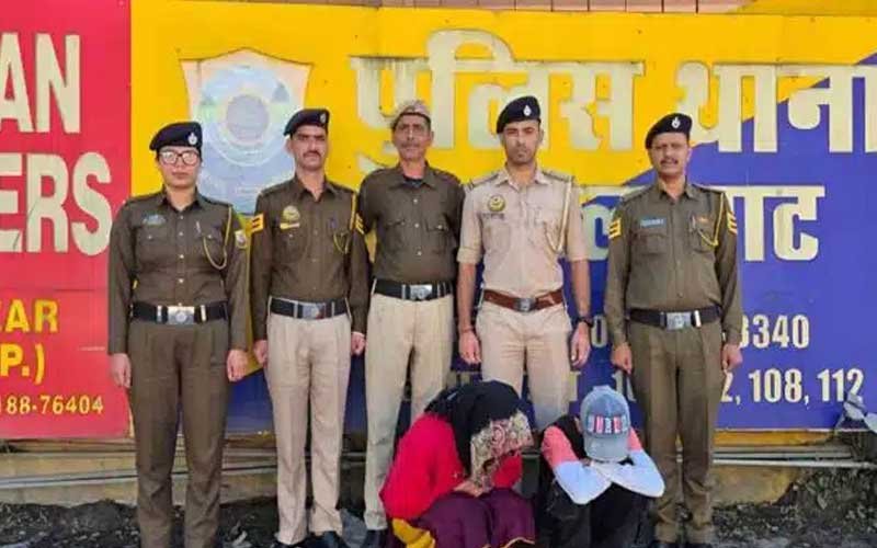 Himachal Crime News: किराए के मकान में चल रहा था नशीले पदार्थों का धंधा! पुलिस ने मारा छापा, महिला-पुरुष अरेस्ट