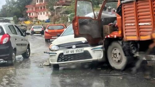 Accident In Himachal: मालवाहक वाहन और कार की टक्कर! 17 वर्षीय युवक की मौत, भाई जख्मी Accident In Himachal: मालवाहक वाहन और कार की टक्कर! 17 वर्षीय युवक की मौत, भाई जख्मी