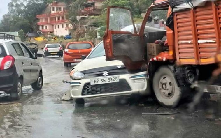Accident In Himachal: मालवाहक वाहन और कार की टक्कर! 17 वर्षीय युवक की मौत, भाई जख्मी Accident In Himachal: मालवाहक वाहन और कार की टक्कर! 17 वर्षीय युवक की मौत, भाई जख्मी