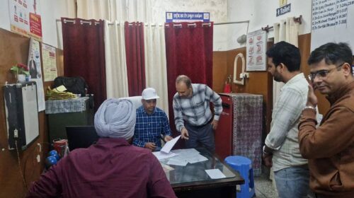 HP News: हिमाचल में यहां बढ़ा डेंगू का प्रकोप! 15 दिनों में आए 16 मामले, डीसी ने दिए सख्त निर्देश