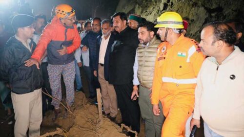 Bilaspur Bus Accident: रात 1 बजे भल्लू गांव पहुंचे उप मुख्यमंत्री! लिया राहत एवं बचाव कार्यों का जायजा Bilaspur Bus Accident: रात 1 बजे भल्लू गांव पहुंचे उप मुख्यमंत्री! लिया राहत एवं बचाव कार्यों का जायजा