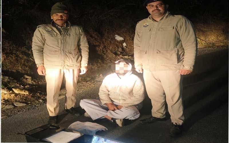 Sirmour News: सिरमौर में नशा तस्कर अरेस्ट! चरस की सप्लाई करने निकला था, पुलिस ने ऐसे दबोचा