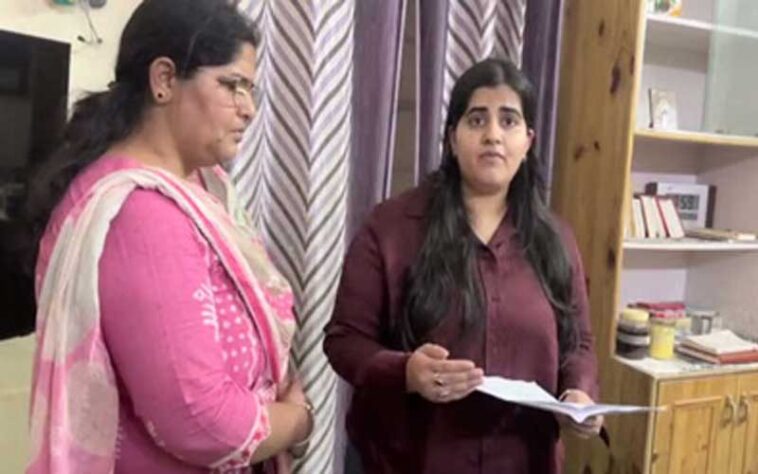 HP News: तहसीलदार से मारपीट मामले को लेकर 6 पर FIR! परिजन बोले- शिविर में जूते पहनकर जानबूझ कर नहीं गए थे… HP News: तहसीलदार से मारपीट मामले को लेकर 6 पर FIR! परिजन बोले- शिविर में जूते पहनकर जानबूझ कर नहीं गए थे…