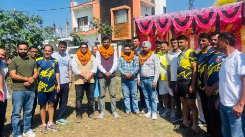 Paonta Sahib: पांवटा में पांचवी वॉलीबॉल प्रतियोगिता का आयोजन! 40 से अधिक टीमें ले रही भाग Paonta Sahib: पांवटा में पांचवी वॉलीबॉल प्रतियोगिता का आयोजन! 40 से अधिक टीमें ले रही भाग