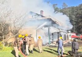 Himachal News Alert: दो मंजिला निजी आवासीय भवन में भड़की आग! लाखों का नुकसान