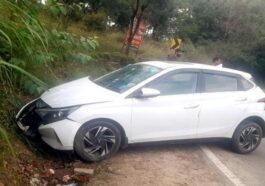 Accident In Himachal: शादी समारोह में जा रहे दोस्तों की गाड़ी हादसे का शिकार! एक की मौत, दूसरा गंभीर घायल Accident In Himachal: शादी समारोह में जा रहे दोस्तों की गाड़ी हादसे का शिकार! एक की मौत, दूसरा गंभीर घायल