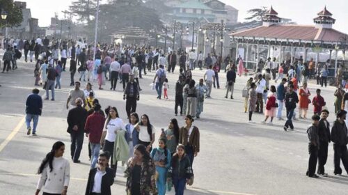 HP Tourism: हिमाचल में बढ़ने लगे सैलानी! कारोबार चमका, यहां 80 से 90 प्रतिशत तक बुकिंग HP Tourism: हिमाचल में बढ़ने लगे सैलानी! कारोबार चमका, यहां 80 से 90 प्रतिशत तक बुकिंग