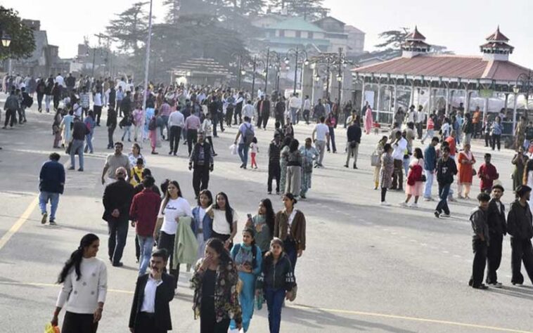 HP Tourism: हिमाचल में बढ़ने लगे सैलानी! कारोबार चमका, यहां 80 से 90 प्रतिशत तक बुकिंग HP Tourism: हिमाचल में बढ़ने लगे सैलानी! कारोबार चमका, यहां 80 से 90 प्रतिशत तक बुकिंग
