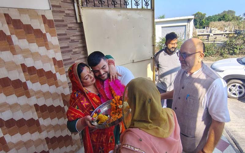 Achievement: आईटीबीपी में सब इंस्पेक्टर बना हिमाचल का बेटा अनमोल! माँ के छलके आंसू