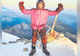 Achievement: हिमाचल के बेटे वरुण ने यूरोप की सबसे ऊंची पर्वत चोटी माउंट एल्ब्रस को किया फतह