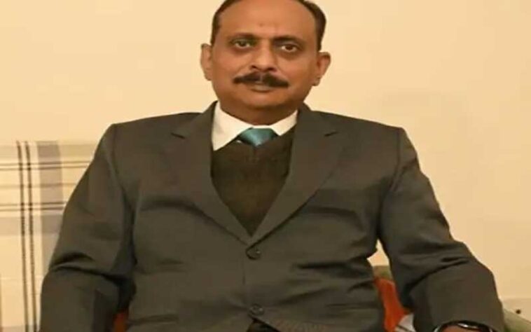 HP News: प्रदूषण नियंत्रण बोर्ड के चेयरमैन बने IAS संजय गुप्ता! रिटायरमेंट के बाद सरकार ने दी नियुक्ति HP News: प्रदूषण नियंत्रण बोर्ड के चेयरमैन बने IAS संजय गुप्ता! रिटायरमेंट के बाद सरकार ने दी नियुक्ति