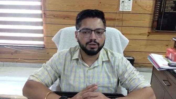 पांवटा साहिब में आज से पटाखों की बिक्री के लाइसेंस जारी – एसडीएम गुंजित चीमा