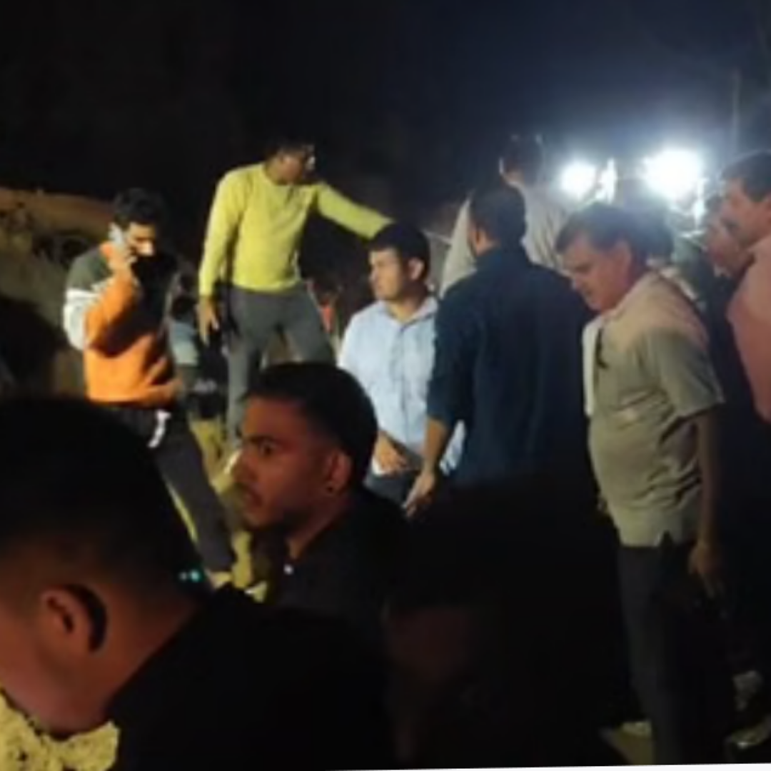 हिमाचल में बड़ा हादसा: निजी बस पर गिरा मलबा! 18 लोगों की मौत, सर्च अभियान जारी