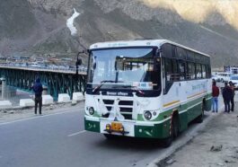 Himachal Latest News: देश के सबसे ऊंचे और लंबे रूट पर चलने वाली लेह-केलांग-दिल्ली बस बंद! अब अगले साल चलेगी..