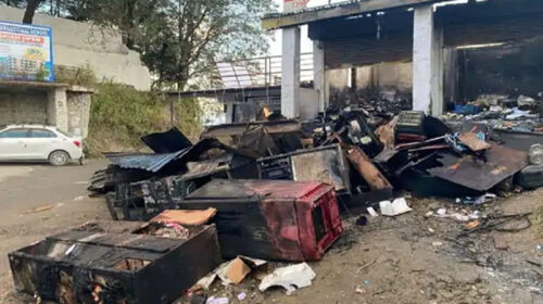 Himachal News Alert: हिमाचल में दिवाली की रात भीषण अग्निकांड! तीन दुकाने जलकर राख, लाखों का नुकसान