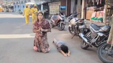 Himachal News Update: मां घुटनों के बल तो बेटी दंडवत प्रणाम करते हुए पहुंची चिंतपूर्णी मंदिर