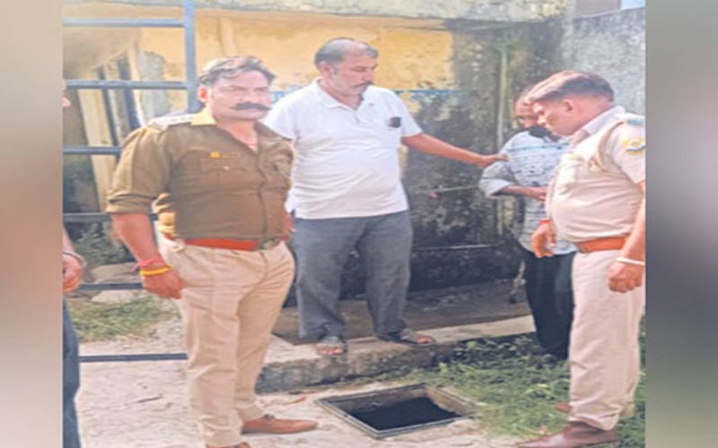दुखद: सेप्टिक टैंक में गिरी नर्सरी कक्षा की छात्रा! गई जान, स्कूल प्रबंधन पर लापरवाही का मामला दर्ज