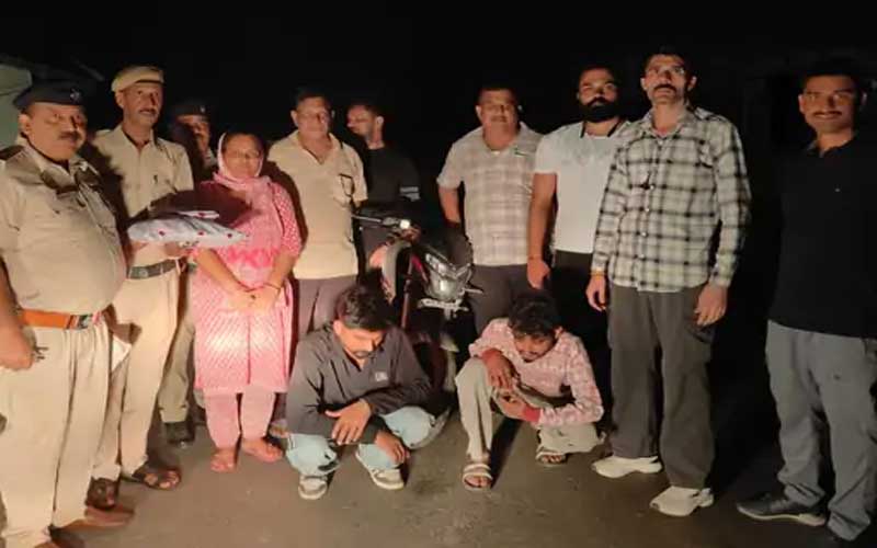 Himachal Crime News: पुलिस का ड्रग तस्करों के खिलाफ एक्शन! बाइक सवारों से पकड़ी चरस