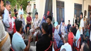 Himachal News Update: बस दुर्घटना में राहत एवं बचाव कार्य संपन्न! जिला प्रशासन ने मृतकों के घर पहुँचकर संवेदनाएं कीं व्यक्त