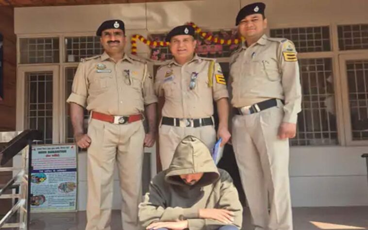 Himachal Crime News: गाड़ी के डैशबोर्ड में छिपाकर ले जा रहा था चिट्टा! पुलिस ने पकड़ा तस्कर