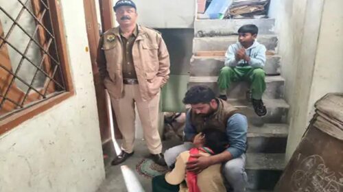 Himachal News Alert: बच्चों के साथ मायके गई थी पत्नी! पीछे से व्यक्ति ने घर में उठा लिया खौफनाक कदम, मची चीख-पुकार Himachal News Alert: बच्चों के साथ मायके गई थी पत्नी! पीछे से व्यक्ति ने घर में उठा लिया खौफनाक कदम, मची चीख-पुकार