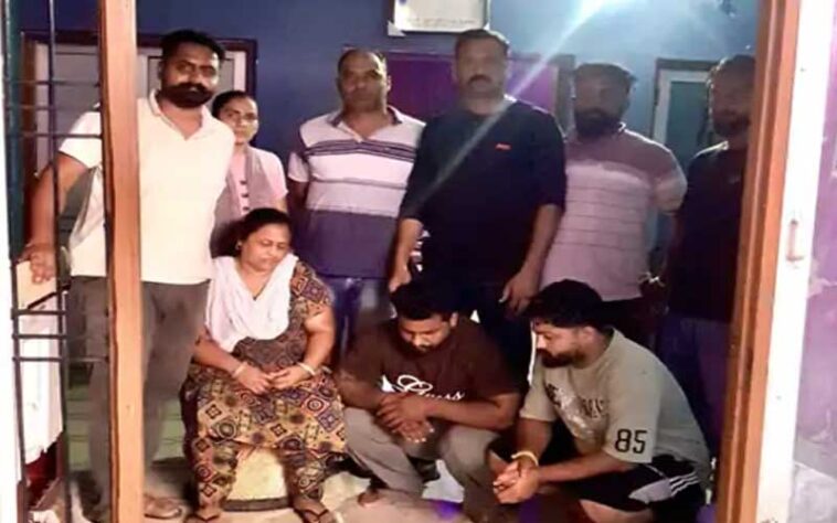Himachal Crime News: चिट्टा और हज़ारों की नकदी सहित पकड़े एक ही परिवार के तीन तस्कर Himachal Crime News: चिट्टा और हज़ारों की नकदी सहित पकड़े एक ही परिवार के तीन तस्कर