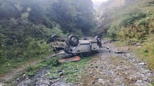 हिमाचल में दर्दनाक हादसा: गहरी खाई में लुढ़की कार, बुझे दो घरों के चिराग