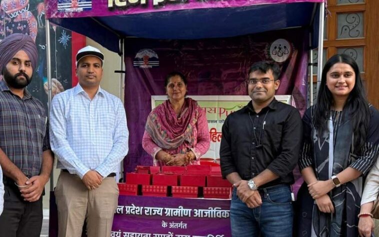 Himachal Latest News: महिलाओं ने बाजार में उतारे Vyas Pure गिफ्ट बॉक्स! कमाए तीन लाख रूपए Himachal Latest News: महिलाओं ने बाजार में उतारे Vyas Pure गिफ्ट बॉक्स! कमाए तीन लाख रूपए