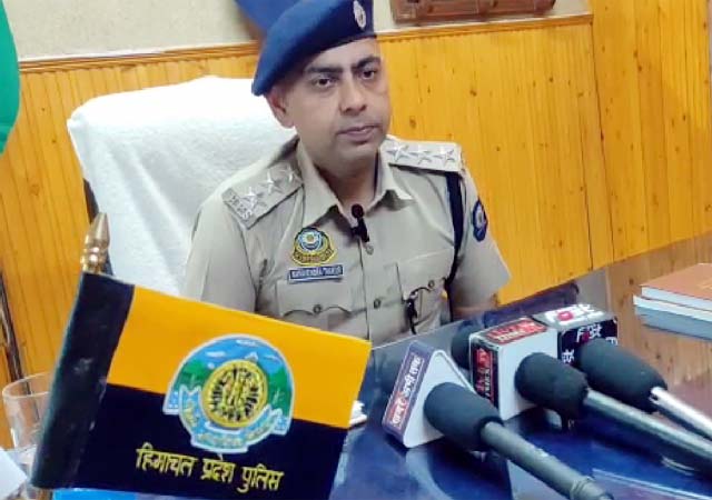 Paonta Sahib: DSP मानवेंद्र ठाकुर को हाईकोर्ट से राहत, तबादला आदेश पर रोक — नई तैनाती पर फिलहाल ब्रेक Paonta Sahib: DSP मानवेंद्र ठाकुर को हाईकोर्ट से राहत, तबादला आदेश पर रोक — नई तैनाती पर फिलहाल ब्रेक
