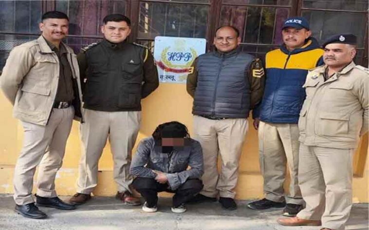 Himachal Crime News: हिमाचल में चरस सहित पकड़ा 23 साल का युवक! खेप को ठिकाने लगाने की फ़िराक में था आरोपी