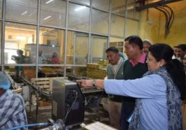 Himachal Latest News: एचपीएमसी में 12,900 मीट्रिक टन सेब से तैयार किया 860 मीट्रिक टन एप्पल जूस कंसन्ट्रेट