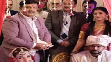 Paonta Sahib: न्यूजीलैंड से बरात लेकर पांवटा पहुंचा दूल्हा! शिलाई की युवती से रचाई शादी, कई देशों के लोग हुए शामिल