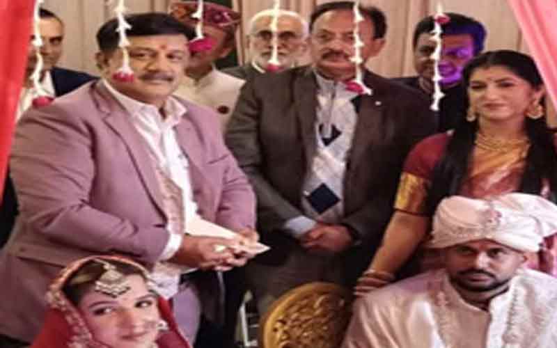 Paonta Sahib: न्यूजीलैंड से बरात लेकर पांवटा पहुंचा दूल्हा! शिलाई की युवती से रचाई शादी, कई देशों के लोग हुए शामिल