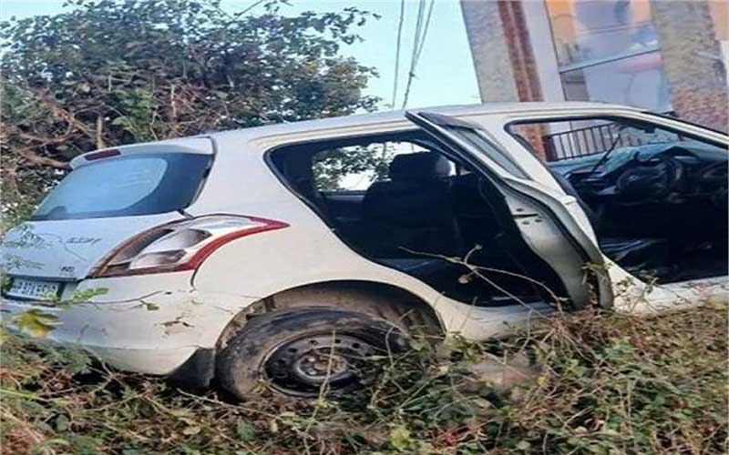 Accident In Himachal: सड़क किनारे लगे खंभे से टकराई तेज़ रफ़्तार कार! एक की मौत, तीन जख्मी