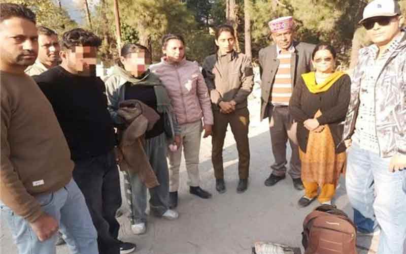 Himachal Crime News: हिमाचल में नशा तस्करी करने पहुंचे पंजाब के युवक-युवती! एएनटीएफ ने चिट्टे-कैश सहित दबोचे